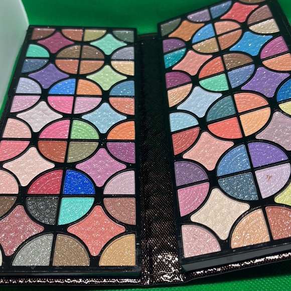 New Rôle Rôse EYE SHADOW KIT - Picture 3 of 5